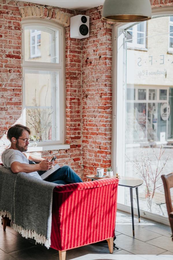 Ærøskøbing Kefs Guesthouse & Cafe المظهر الخارجي الصورة